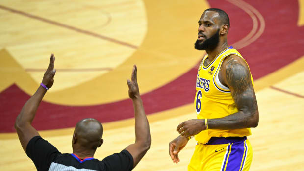 LeBron James Dec 6 2022